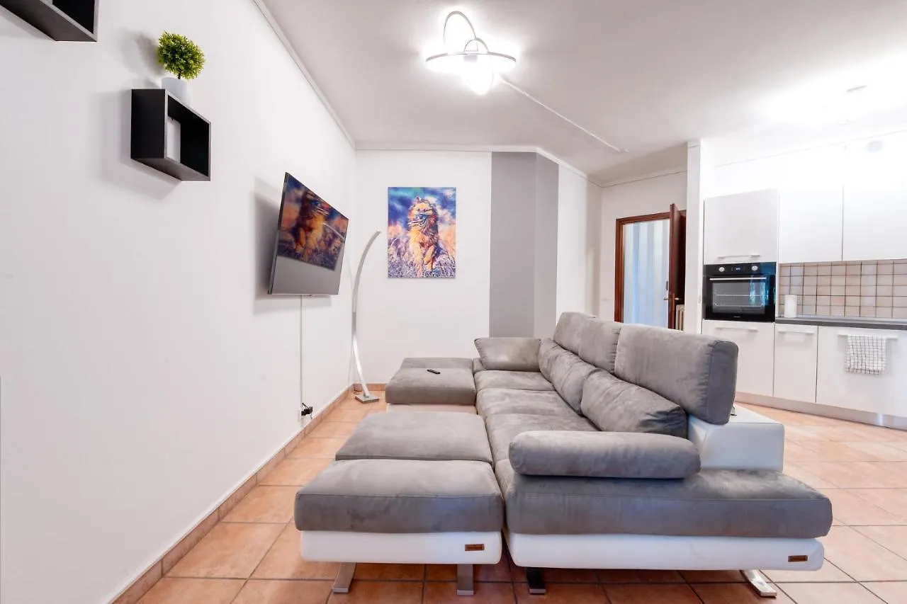 Wolf House - Peschiera Holiday - Jacuzzi Privata Peschiera del Garda 0*,
