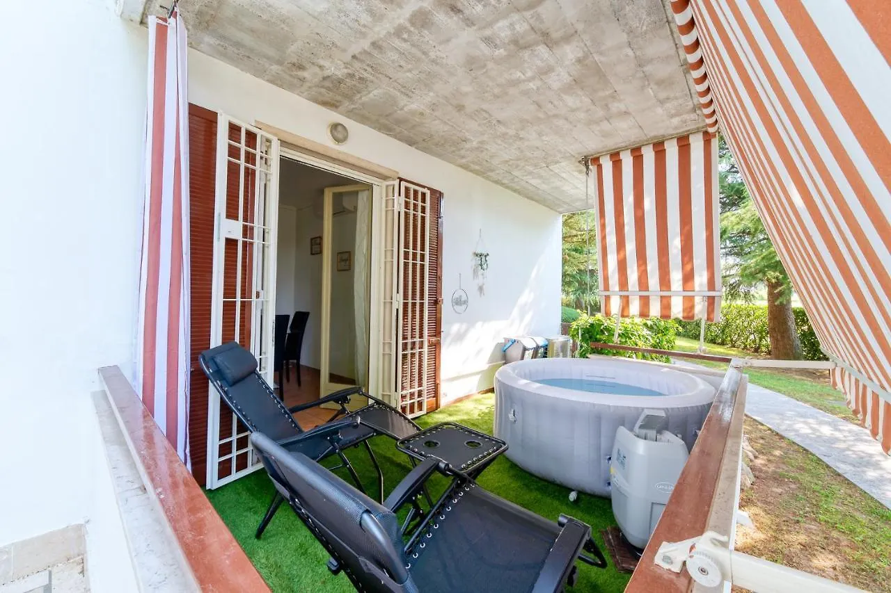 Wolf House - Peschiera Holiday - Jacuzzi Privata Peschiera del Garda